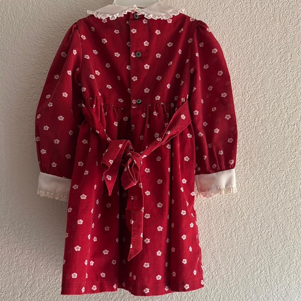Vintage Red and White Smocked Dress with Peter Pan Collar - Picture 3 of 6